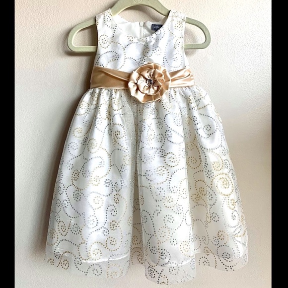 3/$45 ⭐️ NEWBERRY Sleeveless Festive Dress SIZE 18M (26LB) - Picture 1 of 7